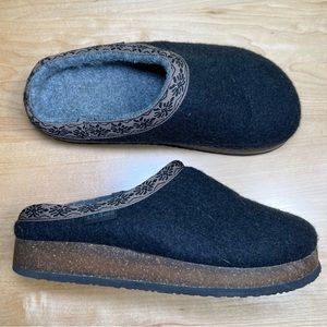 L.L.Bean wool slipper clog size 7 like new